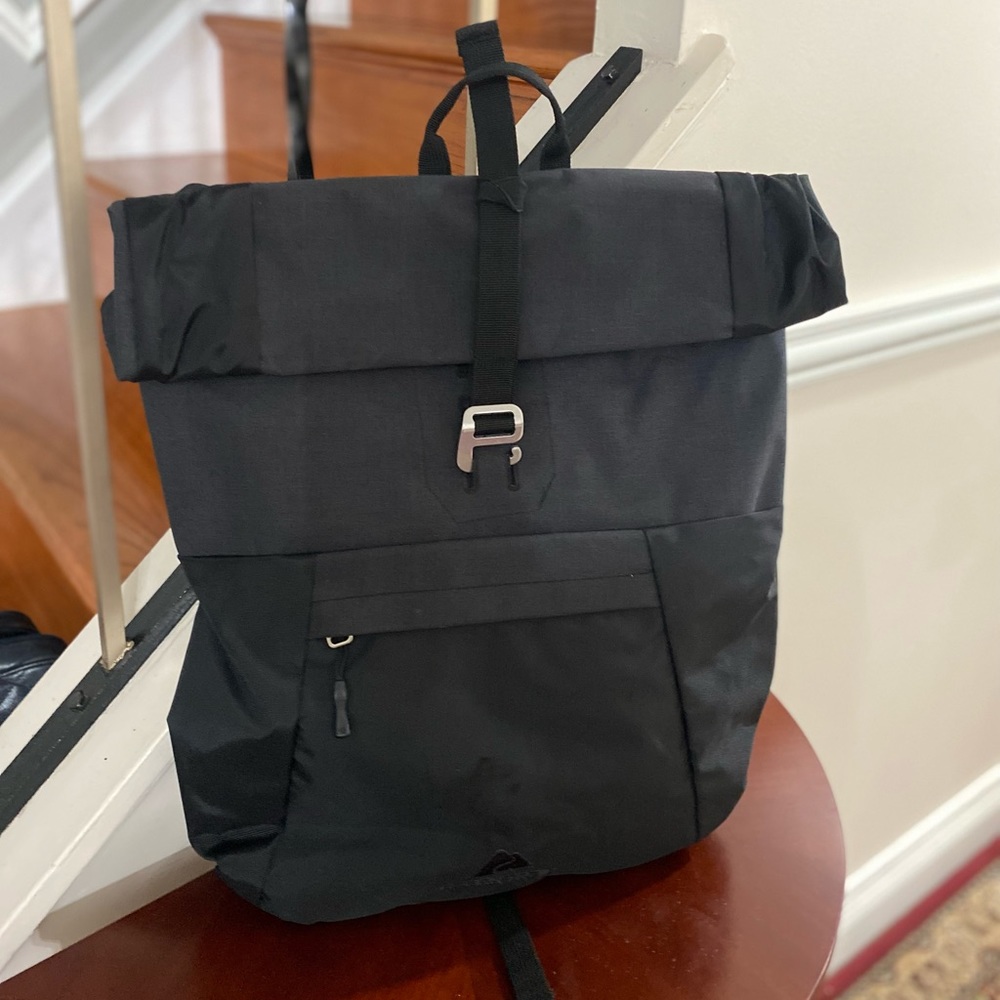 Ozark Trail Bell Mountain  Roll Top Daypack in black - Picture 5 of 12